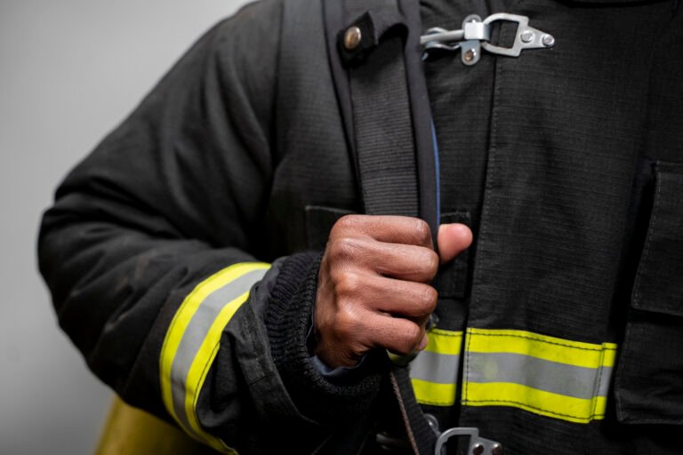firefighter-ready-his-mission